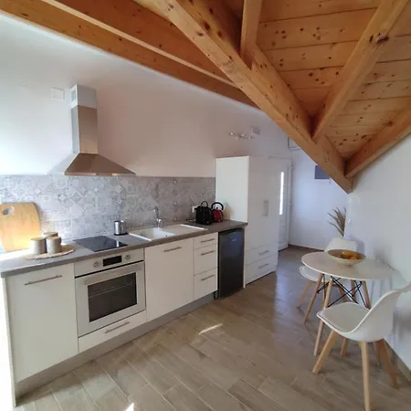 Apartment Gordis Absolute Beachfront Apartment & Studio *